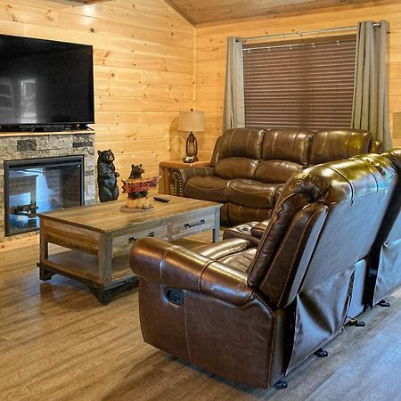 The Lazy Bear Villa Pigeon Forge Exterior photo